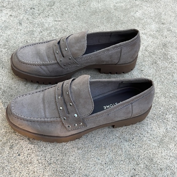 Sun + Stone Taelenn Taupe Faux Suede Studded Slip on Loafer Women's Size 8.5 - Picture 5 of 8